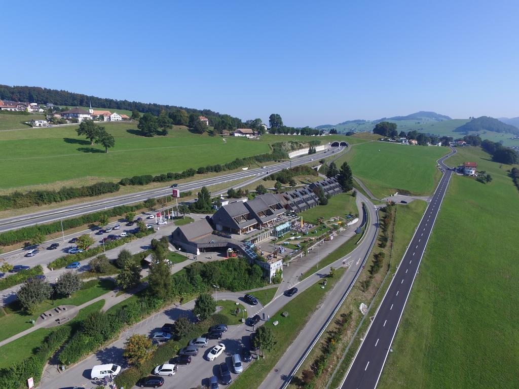 Motel De La Gruyere Restoroute Avry-devant-Pont Eksteriør billede